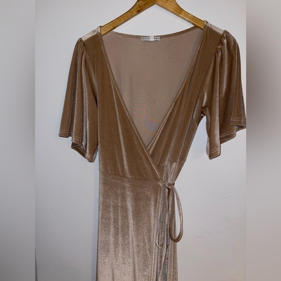 Baltic Born “Meghan” Velvet Maxi Dress Shell - Picture 9 of 9